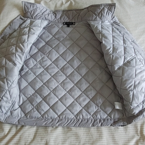 C'est Moi cropped quilted jacket. - Picture 5 of 10